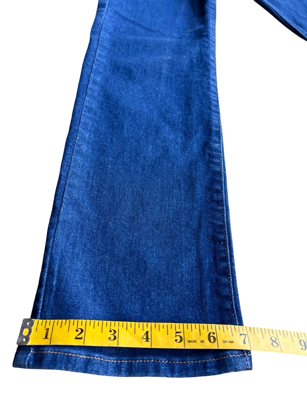 LEVI STRAUSS Classic Women’s Blue Jeans 27x32” Straight Leg Stretch Mid-Rise - Picture 9 of 11